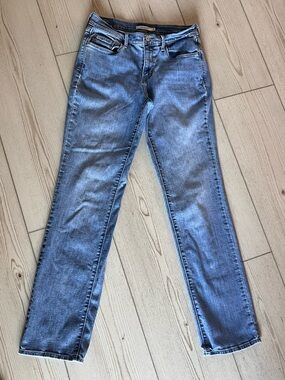 Levi’s 505 Straight Leg Jeans Women’s Size 8 Medium Wash Classic Denim 27x31